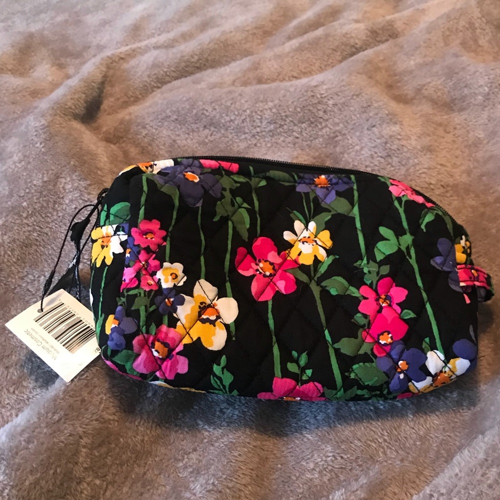 NWT Vera Bradley Medium Cosmetic bag